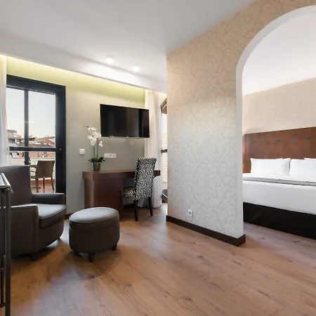 Exe Agora Hotel Caces