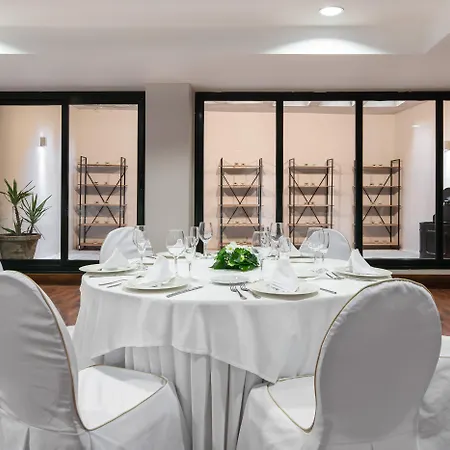 卡塞雷斯伊科斯阿戈拉酒店 4*