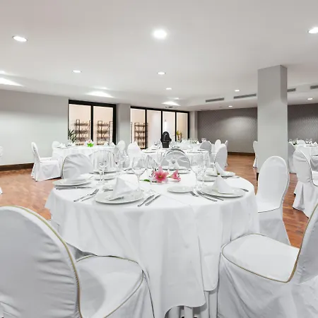 Hotel Exe Agora Caces