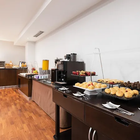 Hotel Exe Agora Caces