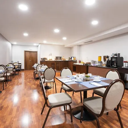 卡塞雷斯伊科斯阿戈拉酒店 酒店 4*