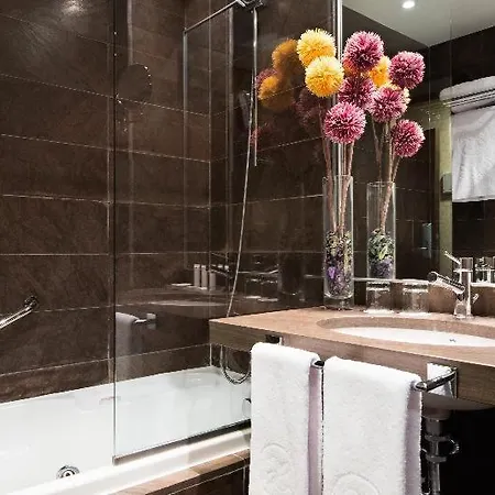 Exe Agora Hotel Caces