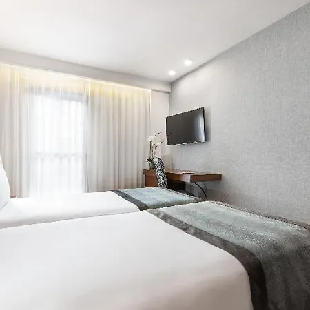 Exe Agora Hotel Caces