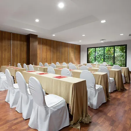 Exe Agora Hotel Caces