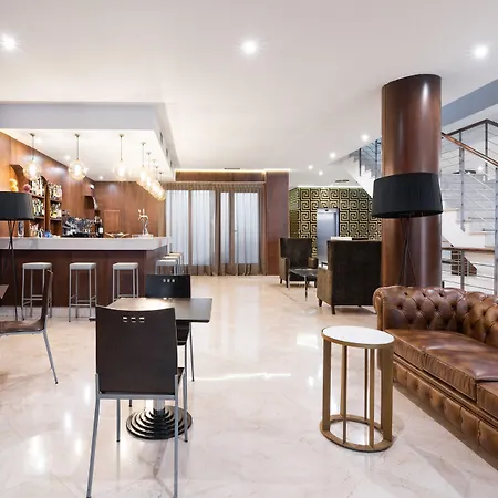 Hotel Exe Agora Caces