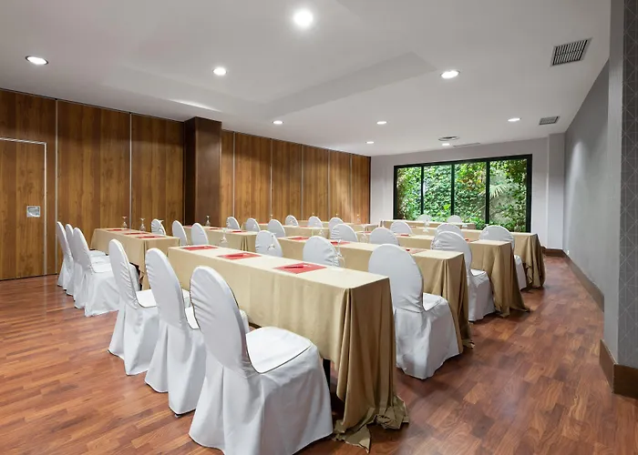 Exe Agora Hotel Caces