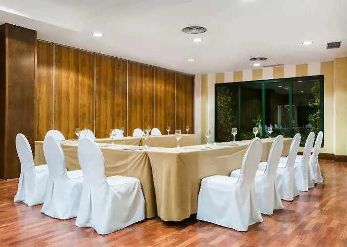 Hotel Exe Agora Caces